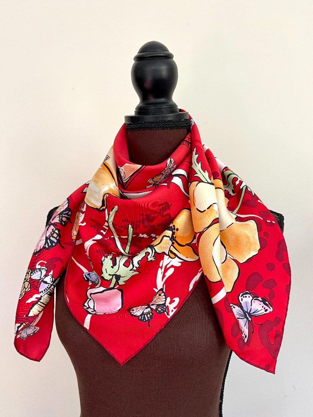NWT Salvatore Ferragamo Icons Beauty Red Silk Wrap